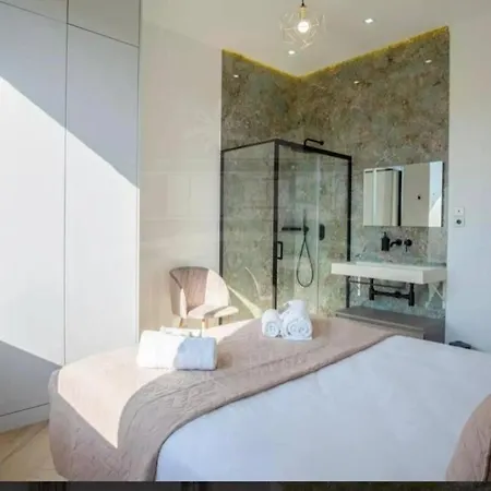 Jaliel 250 M2 - 12 Pers. Plein Coeur De