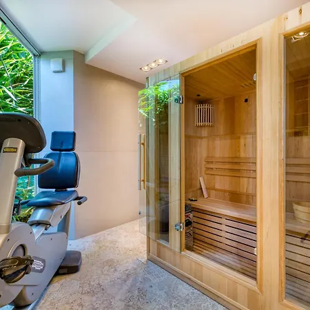 Villa Jaliel I French Riviera I 270m2 I I 10 Minutes Du Centre-ville I 12 Personnes Cannes
