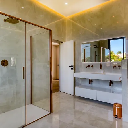 Jaliel I French Riviera I 270m2 I I 10 Minutes Du Centre-ville I 12 Personnes *