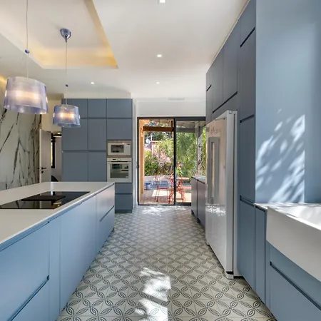 Villa Jaliel I French Riviera I 270m2 I I 10 Minutes Du Centre-ville I 12 Personnes *