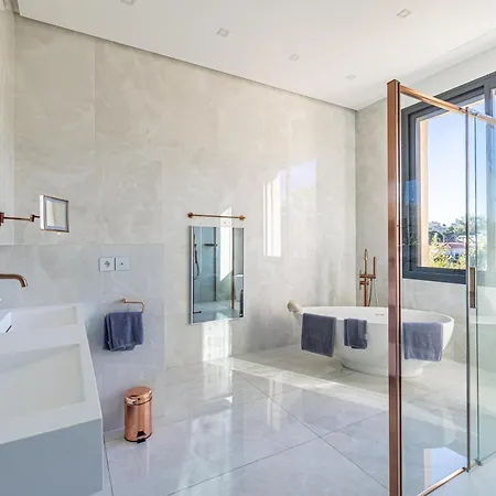 Villa Jaliel I French Riviera I 270m2 I I 10 Minutes Du Centre-ville I 12 Personnes *